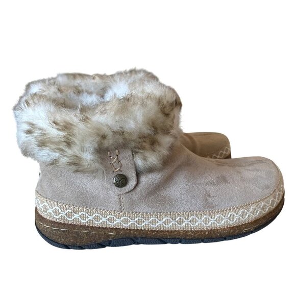 Earth Origins  Emmalyn Suede Ankle Boots 7-7.5 Embroidered Slippers Cozy Comfort - Picture 3 of 9